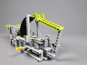 GBC4ALL-06 Round Pusher, is an amazing LEGO Great Ball Contraption perfect to begin and available as LEGO kit on Planet GBC