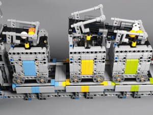 LEGO Ball Rolling Machine 14 from Rimo Yaona is a long and massive LEGO GBC. Building instructions and easy to start kit available