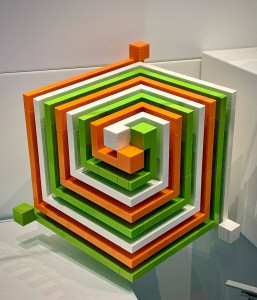 This beautiful and colorful LEGO Cube is currently exposed at the LEGO House, in Billung Denmark. This LEGO moc has been designed by Zachary Steinman and building instructions as well as ready-to-build LEGO sets are available for it.