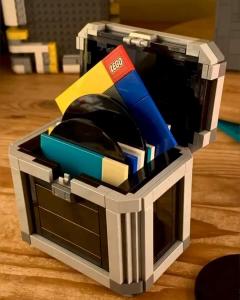 LEGO MOC - DJ Record Case, by Zachary Steinman | Planet GBC